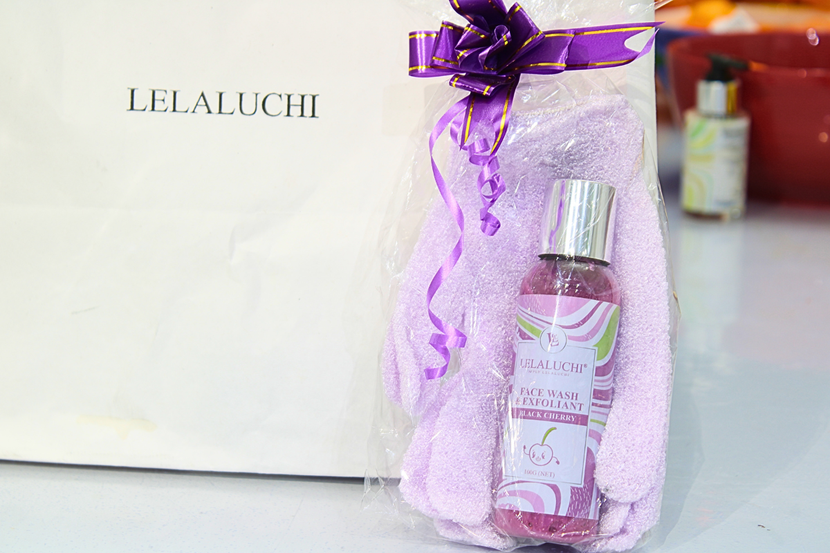 SNOWFLAKE SCRUB AND SHINE SET