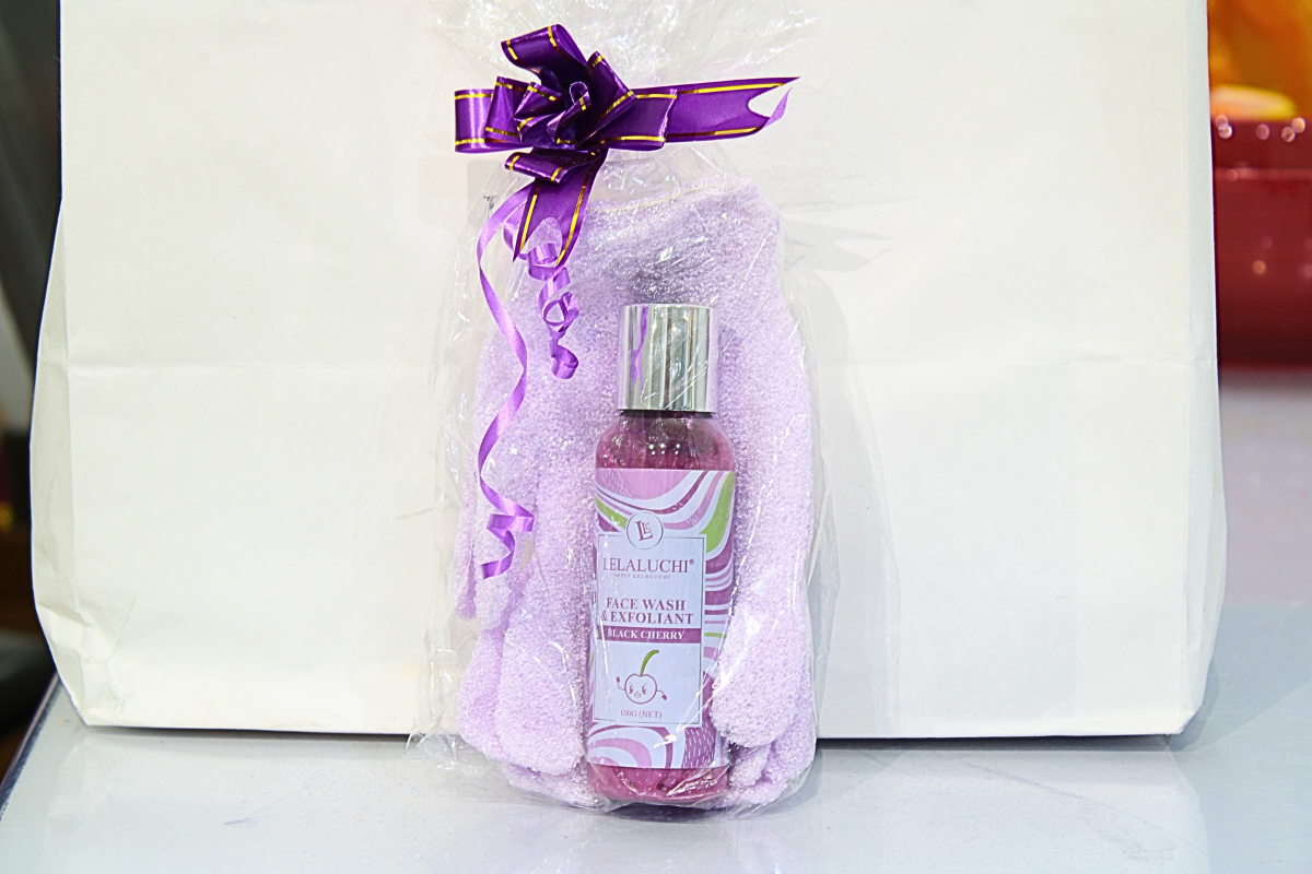 SNOWFLAKE SCRUB AND SHINE SET