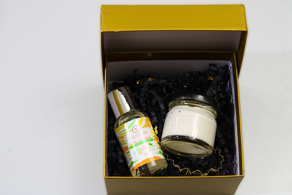 THE HOLIDAY HARMONY SET 1