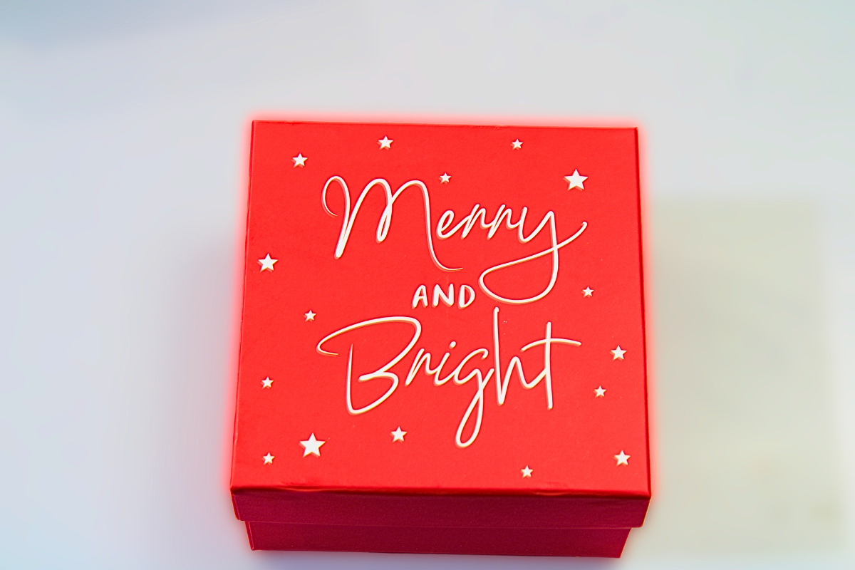 THE HOLIDAY HARMONY SET 1