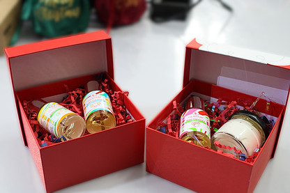 THE HOLIDAY HARMONY SET 2